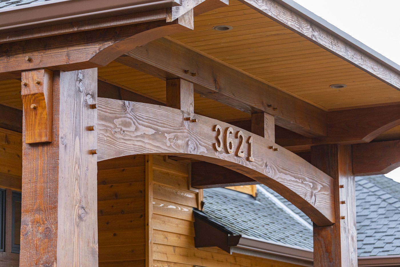 modern rustic lakehouse timber frame