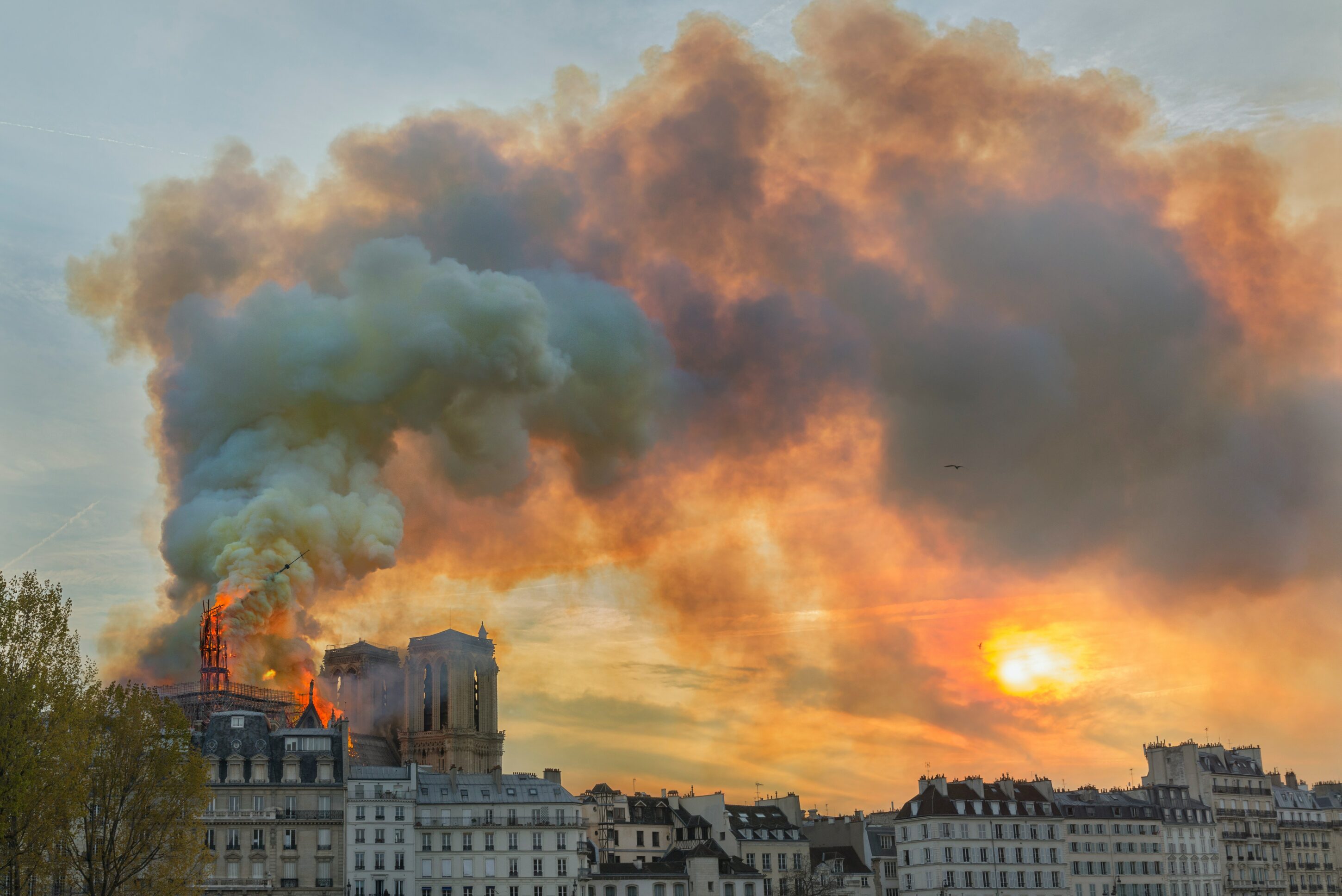 fire on notre dame church